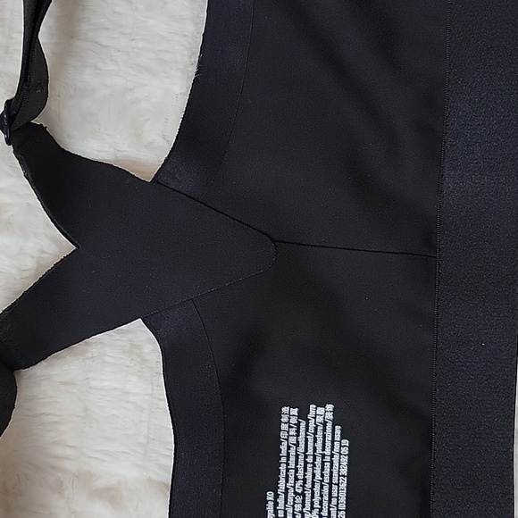 2 Bras, Victoria Sport: 1 Black Bra and 1 Pink Bra with Adjustable Straps - Picture 9 of 16